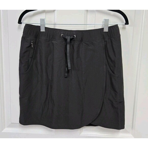 PATAGONIA Fleetwith Skort Black Activewear Skirt Wrap Front Size S 58635 26 - Picture 1 of 4